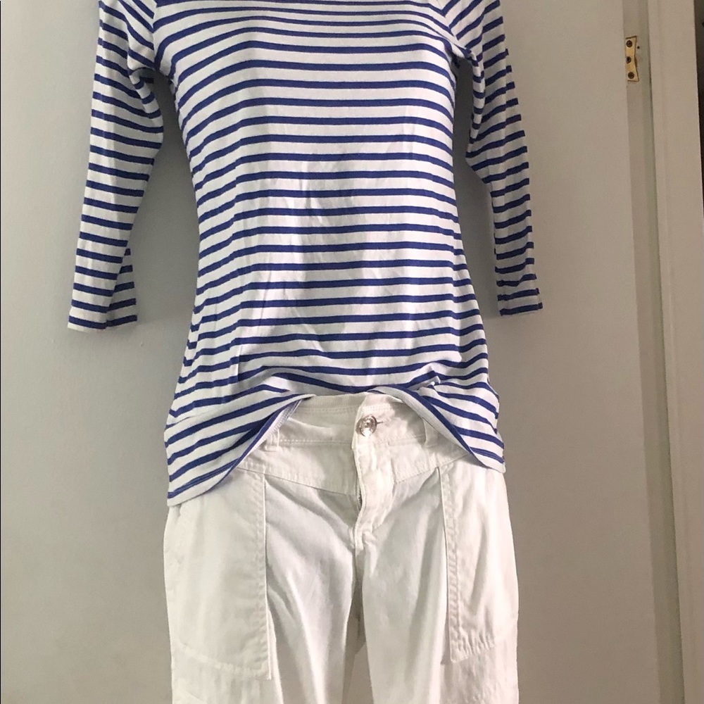 Blue white tshirt white crop pants S size 5 pant
